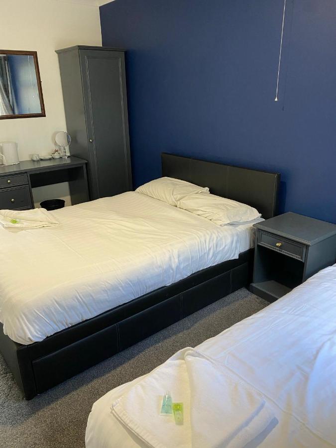 Iway Hotel 2*